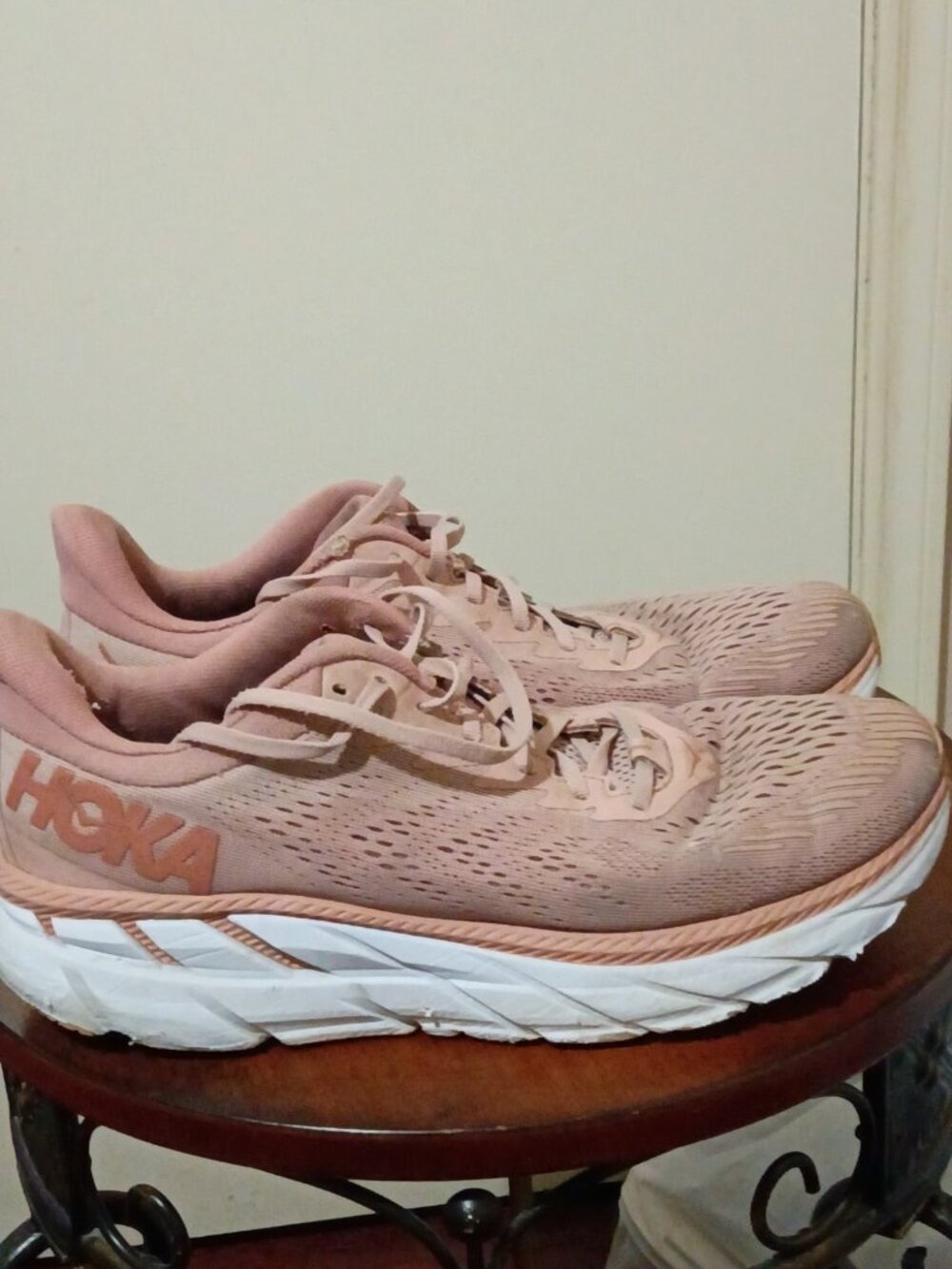 Hoka One One Clifton 7 Women's Sneakers Women's Size 11B 1110509 Pale Mauve